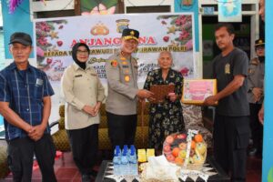 Kapolda Sulteng Tebar Kasih Natal dengan Kunjungi Panti Asuhan dan Warakawuri