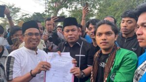 Sejumlah Anggota DPRD Sulteng Temui Demonstran serkait 8 Poin Tuntutan Unjukrasa
