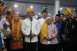 Anwar Hafid dan Reny Lamadjido Tiba di Palu, Siap Bangun Sulteng yang Lebih Maju