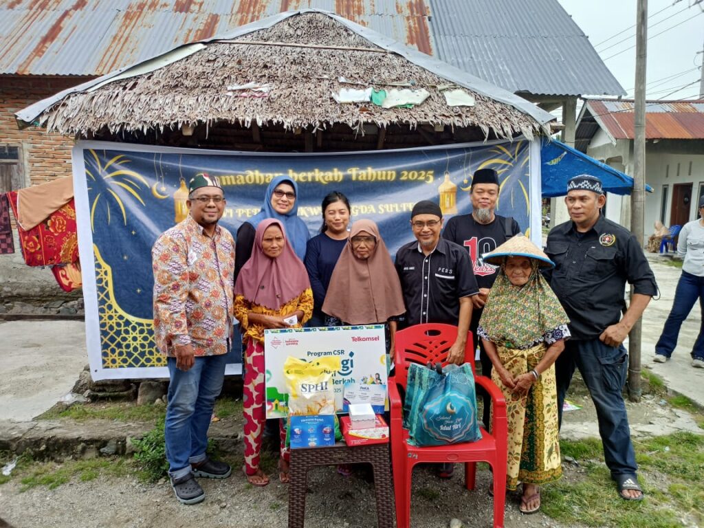 PWI dan IKWI Sulteng Salurkan 85 Paket Sembako ke Warga Banawa