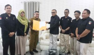 Bawaslu Kota Palu Serahkan Sisa Anggaran Hibah Pilkada Pemkot Palu
