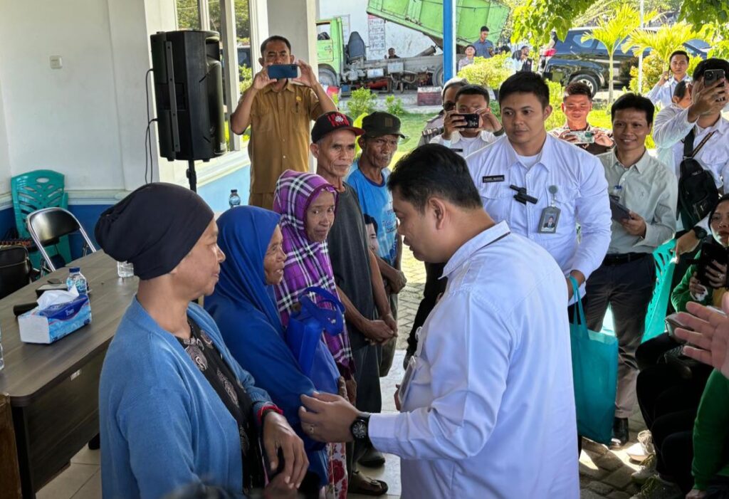 Kanwil Ditjenpas Sulteng dan BRI Palu Gelar Aksi Sosial “Berbagi Kasih” di TPA Kawatuna