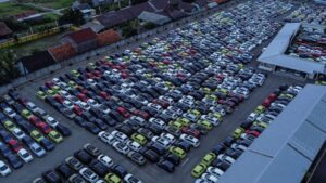 Penjualan Mobil di RI Turun: Toyota Masih Juara, BYD Melejit 129 Persen!