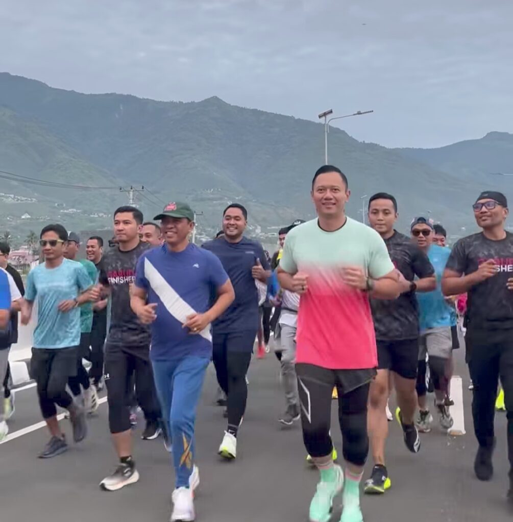 Menko AHY Lari Pagi Sambil Tinjau Proyek Strategis Jembatan Palu IV