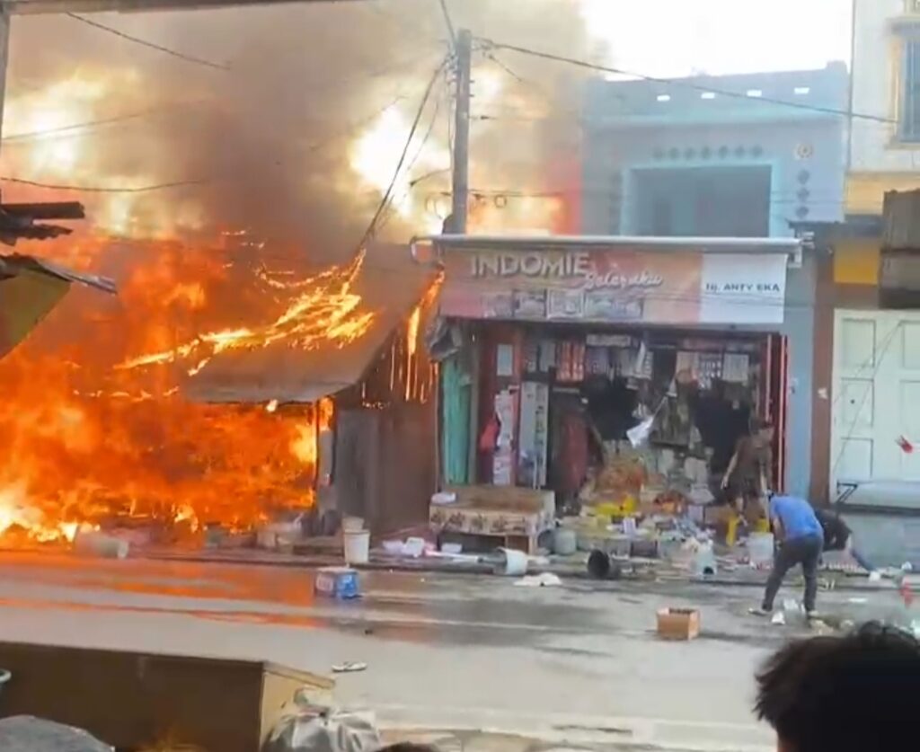 Pasar Masomba Palu Terbakar, 9 Kios Ludes Diduga Akibat Korsleting