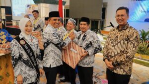 Hadiri Konfrensi Kerja PGRI Sulteng, Hidayat Pakamundi Dorong Guru Majukan Kualitas Pendidikan di Sulteng