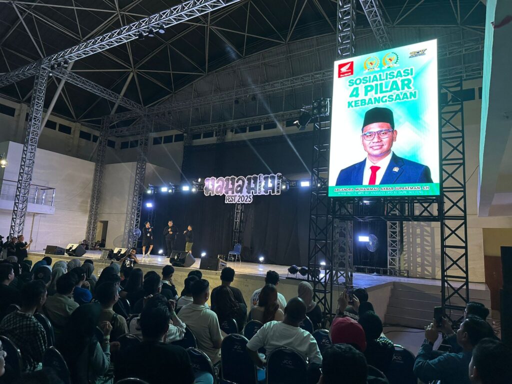 Wakil Ketua MPR RI Sosialisasikan Empat Pilar Kebangsaan di Palu Bersama Komunitas Stand Up