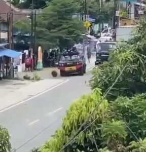 Warga Lempari Mobil Polisi saat Penggerebekan Perempuan Diduga Bandar Sabu di Palu