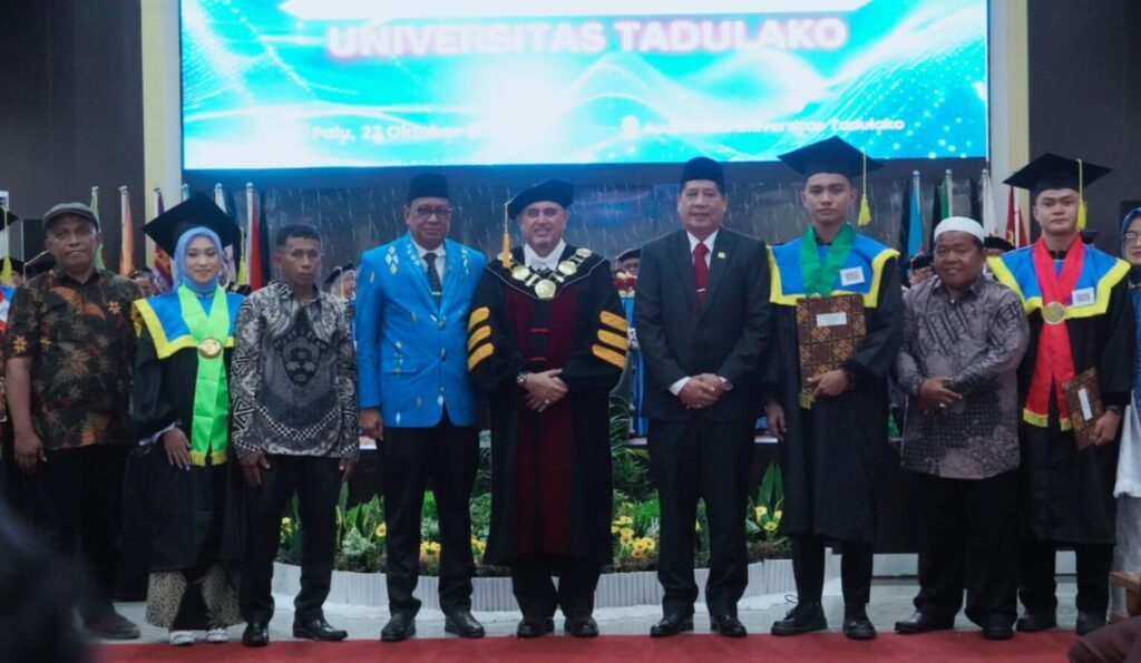 Marthen Tibe Hadiri Wisuda ke-132 Untad, Dorong Lulusan Jadi Agen Perubahan