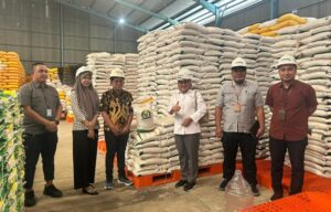 Komisi II DPRD Sulteng Tinjau Gudang Bulog Lawanga Poso Pastikan Stok Beras Aman