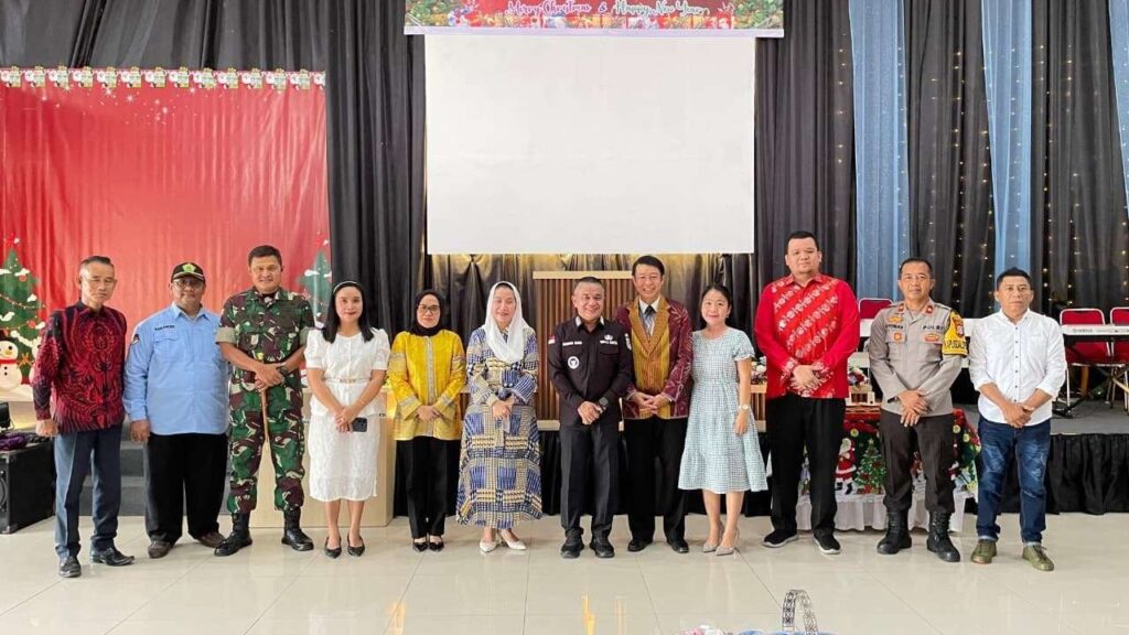 Pemkot Palu Kunjungi Sejumlah Gereja Saat Perayaan Natal 2025