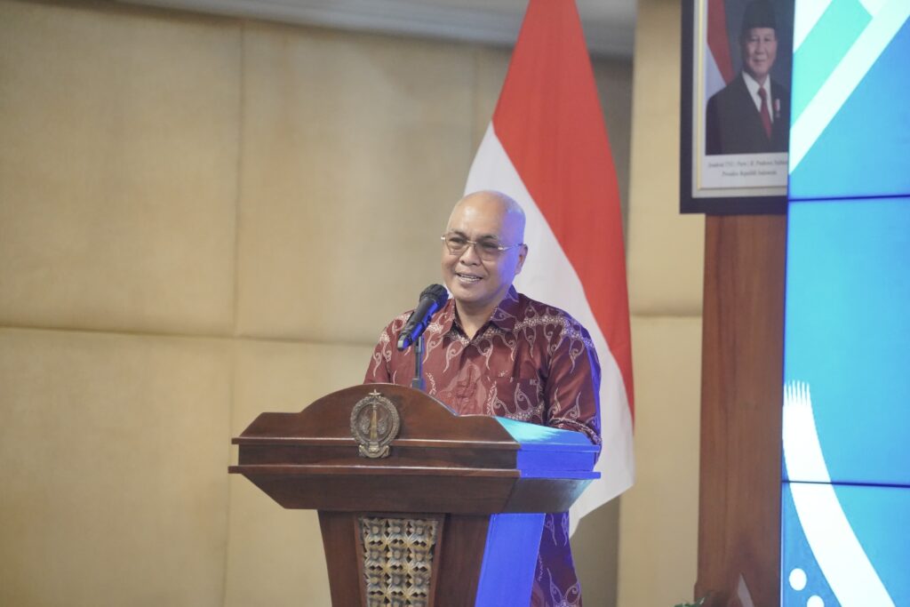 PWI Anugerahkan Anggota Kehormatan kepada Sultan HB X