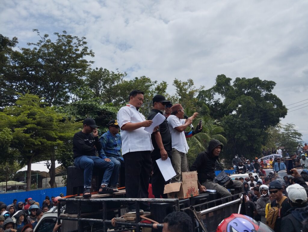 Ribuan Penambang Datangi DPRD Kota Palu, Risman Ramli Nyatakan Komitmen Perjuangkan Hak Rakyat