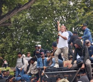 Aliansi Masyarakat Tambang Poboya Gelar Aksi di DPRD Sulteng, Sampaikan Tuntutan Soal Hak Ulayat dan Pengelolaan Tambang