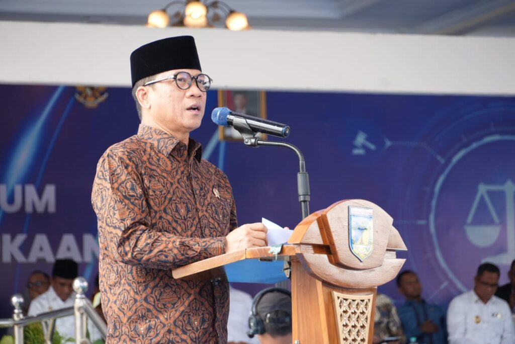 Hadiri Peresmian Posbankum di Palu, Mendes PDT Tegaskan Dana Desa Tidak Diambil Pusat