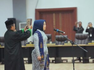 Arnilla Hj Moh Ali Resmi Dilantik Jadi Wakil Ketua DPRD Sulteng