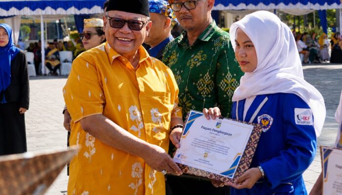 Ketua DPRD Sulteng Hadiri Upacara Hardiknas 2026, Tegaskan Komitmen Pendidikan Inklusif