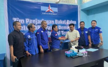 Lewat Perwakilan, Anwar Hafid Ambil Formulir Pendaftaran Ketua Demokrat Sulteng