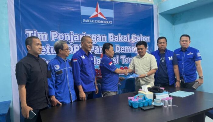 Lewat Perwakilan, Anwar Hafid Ambil Formulir Pendaftaran Ketua Demokrat Sulteng