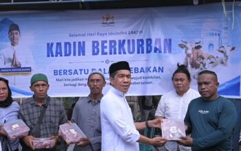 KADIN Sulteng Salurkan Daging Kurban dari Empat Ekor Sapi kepada Masyarakat