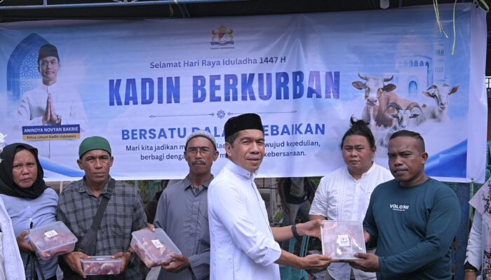 KADIN Sulteng Salurkan Daging Kurban dari Empat Ekor Sapi kepada Masyarakat
