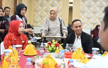Arnila Sambut Kapolda Sulteng yang Baru di Bandara Mutiara Palu