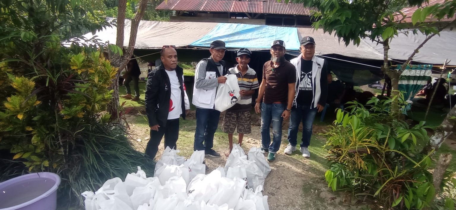 DPW PSI, Sulawesi Tengah (Sulteng) salurkan Bantuan paket Sembako kepada Korban gempa bumi di Kabupaten Sigi. Foto: Istimewa