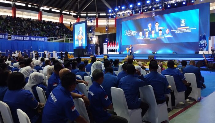 Zulhas Lantik Pengurus PAN se-Sulteng, Dorong Kader Dekat dengan Rakyat