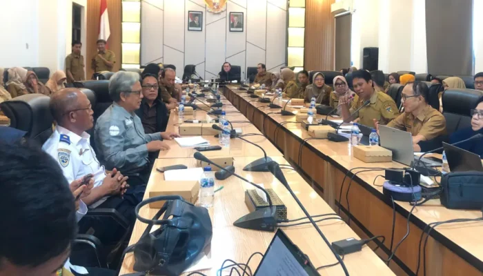Komisi II DPRD Sulteng Bahas Revisi Perda Pajak dan Retribusi Daerah, Tarif Layanan Akan Disesuaikan