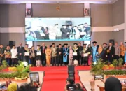 Hadiri Wisuda Unismuh Palu, Arus Abdul Karim Dorong Lulusan Berkontribusi untuk Pembangunan Sulteng