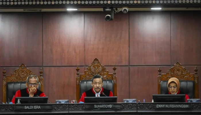 MK Tolak Gugatan Syarat Pendidikan Gibran, Pemohon Dinilai Tak Punya Kedudukan Hukum